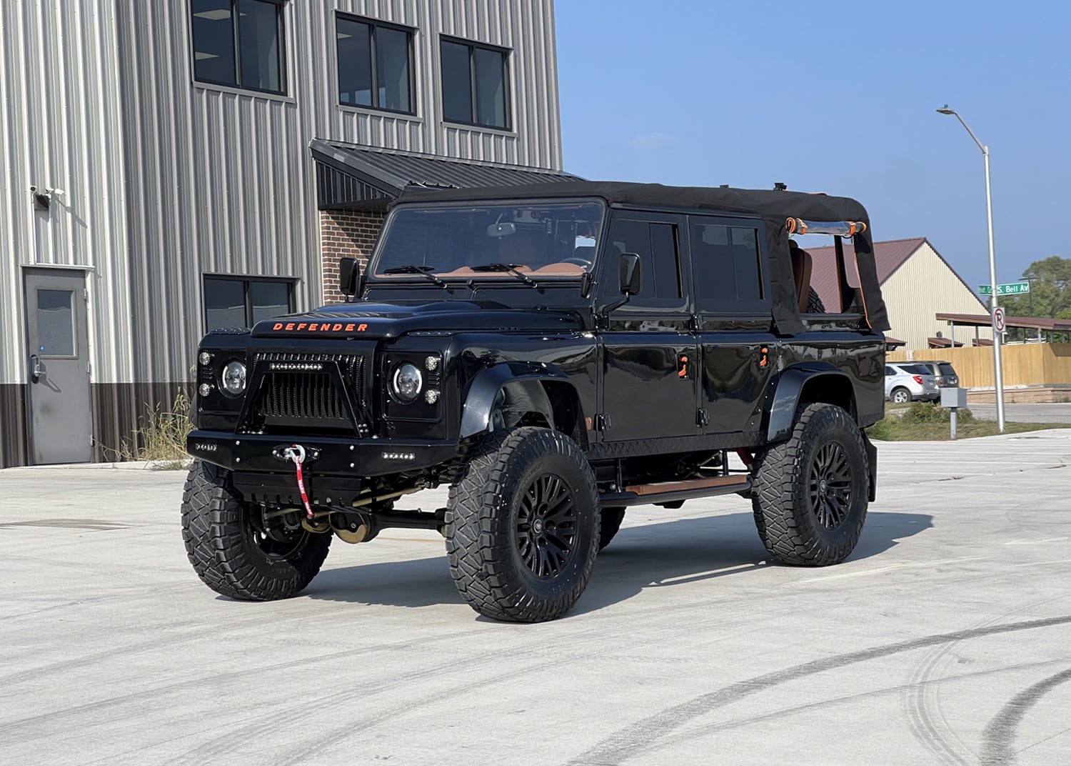LT2 – Bespoke Defender Build – Monarch Defender